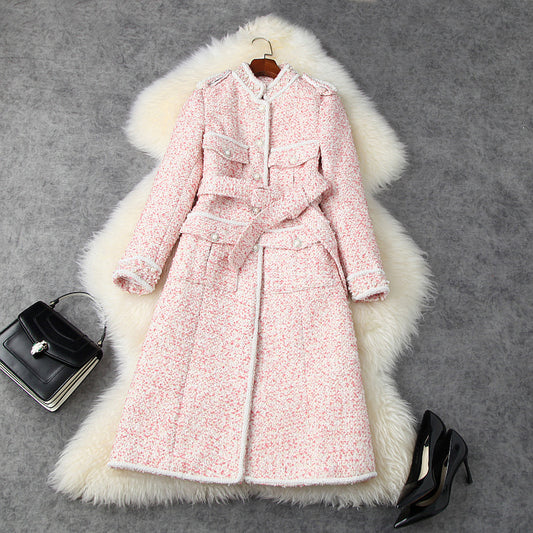 Single-breasted coat with beaded collar and tie